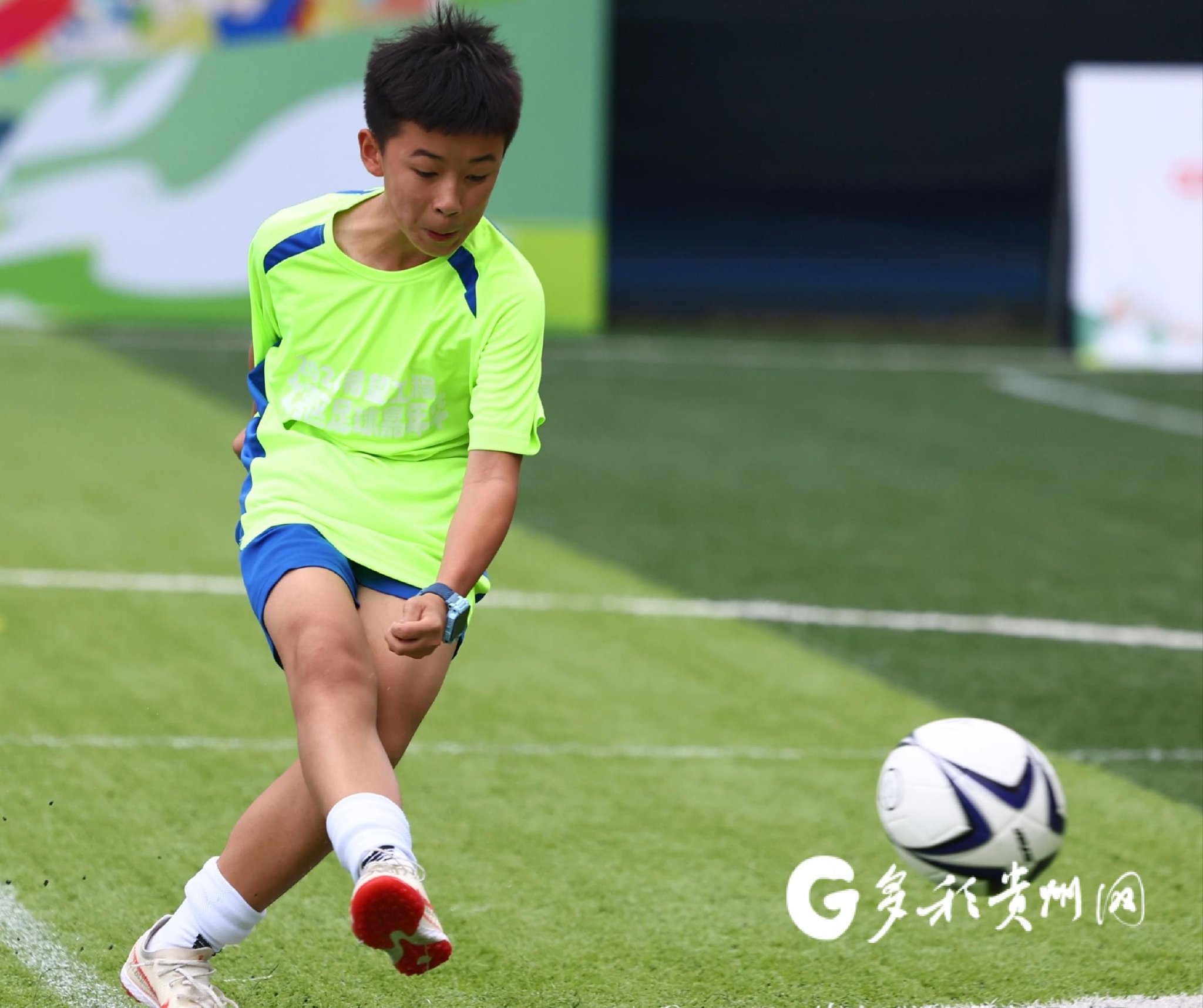 欧洲国家队球员备战，准备在场上奋力拼搏的简单介绍