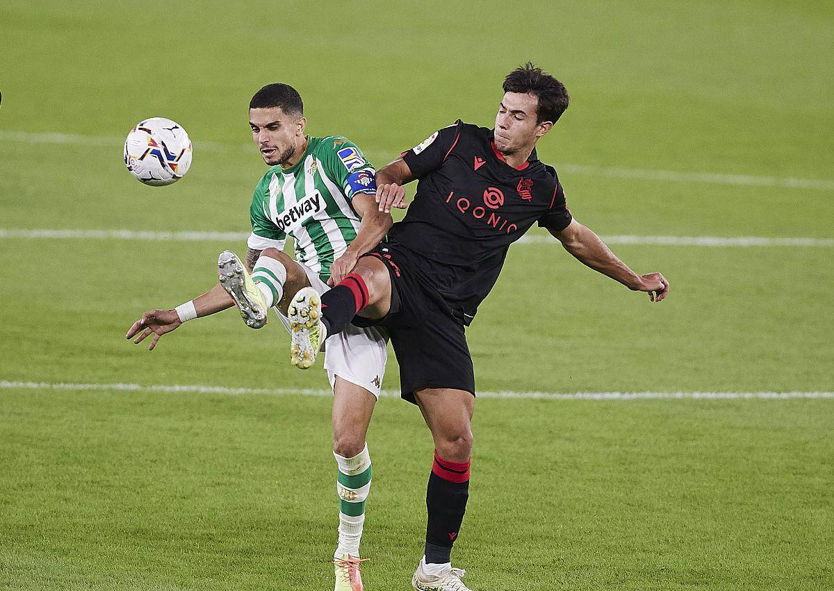 包含佛罗伦萨客场惨败，降级阴影笼罩的词条