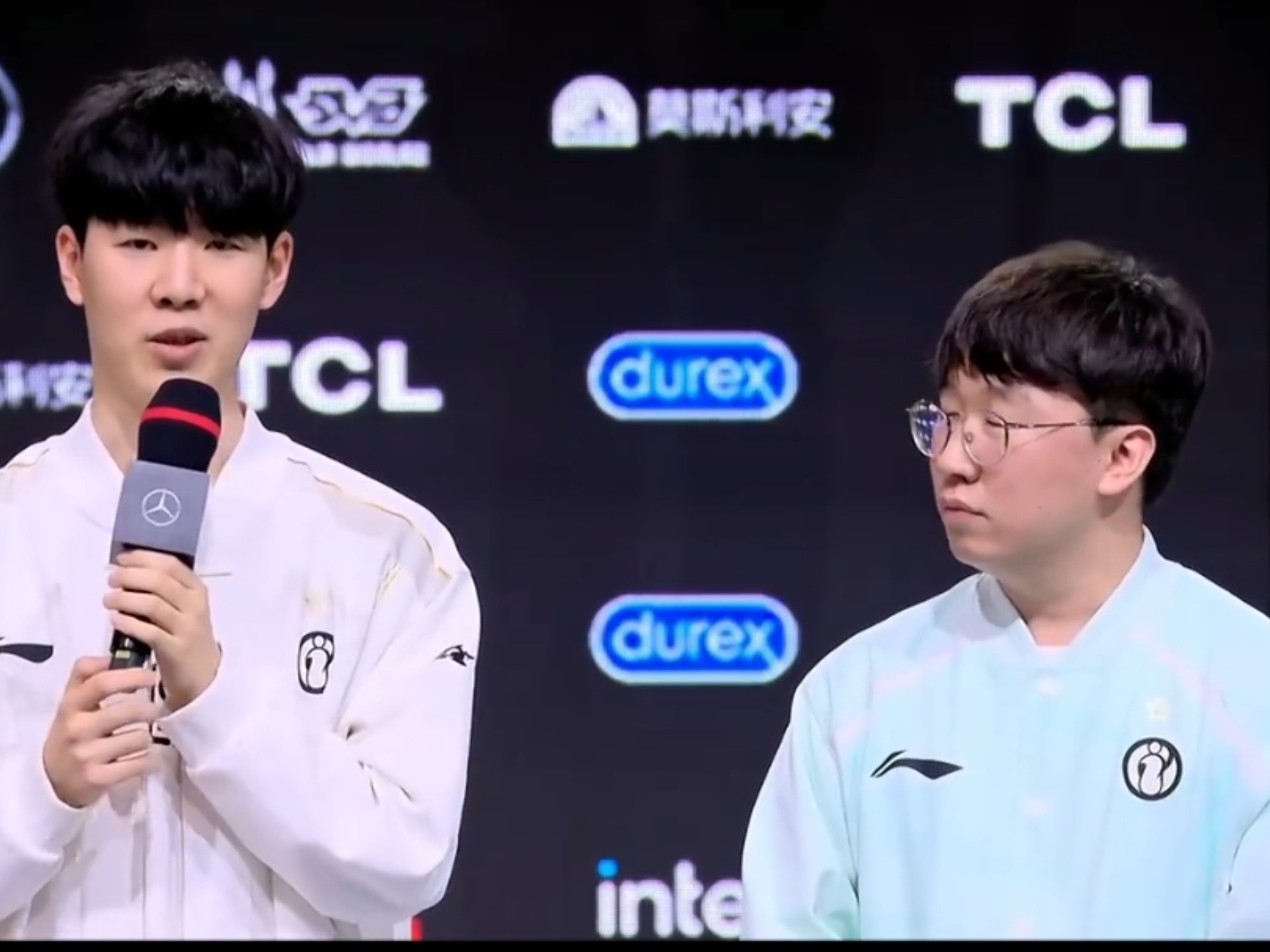 TheShy在瑞士队比赛中连败，赛况扑朔迷离引发热议！(theshy为什么不玩瑞文了)