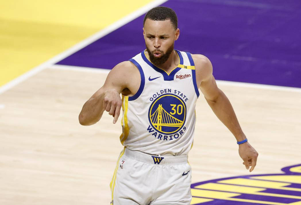  库里连续五场比赛得分超过高光表现，掘金挑战极限！